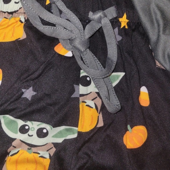 Star Wars baby yoda halloween pajama set of drawstring shorts and tshirt size M - Picture 3 of 7